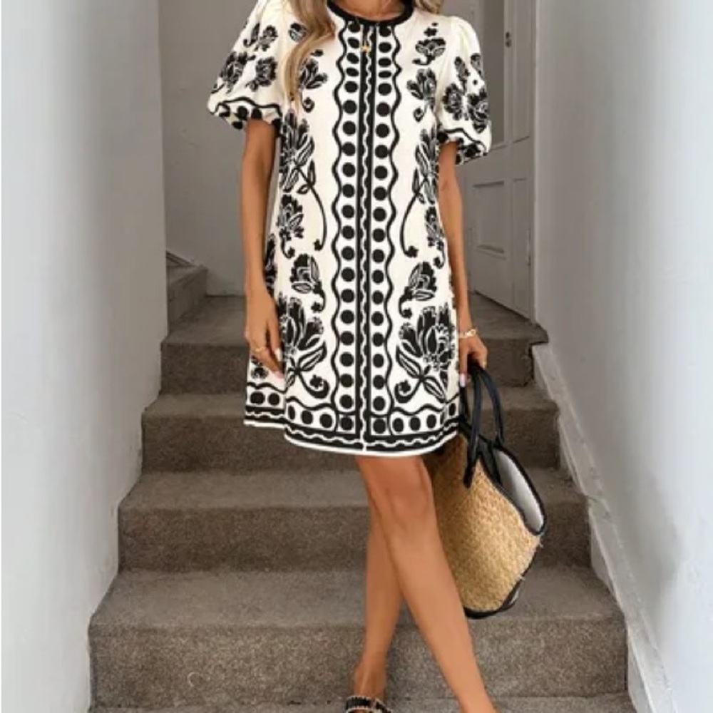 Chic Black and White Floral Mini Dress